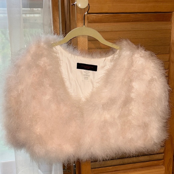 Anthropologie Blush Feathered Capelet - Picture 4 of 10